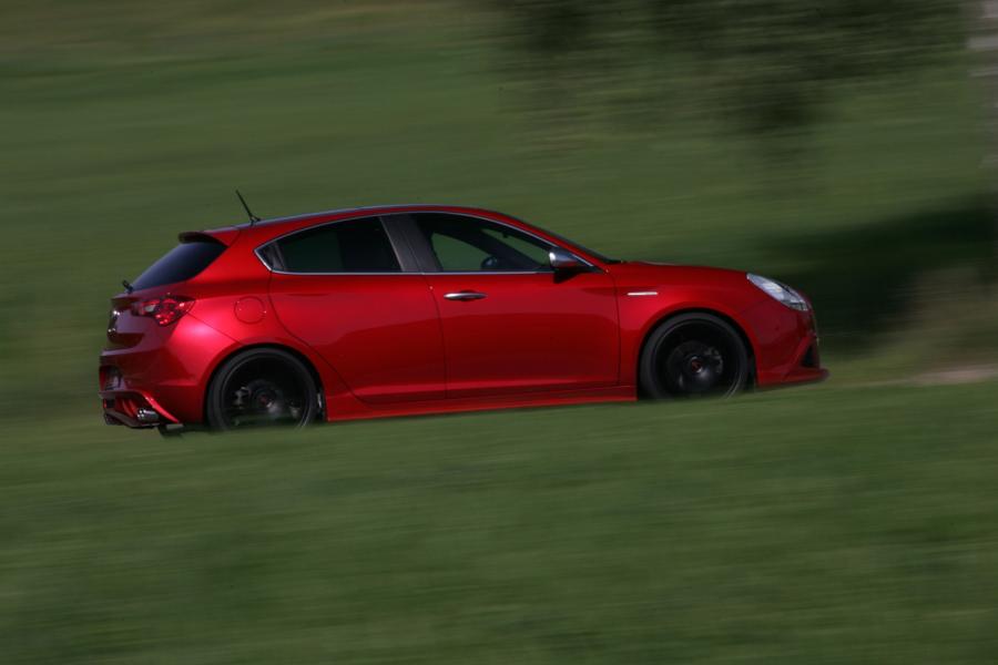  Alfa Romeo Giulietta by Novitec Rosso (940) 2011 года  (фото 17 из 21)